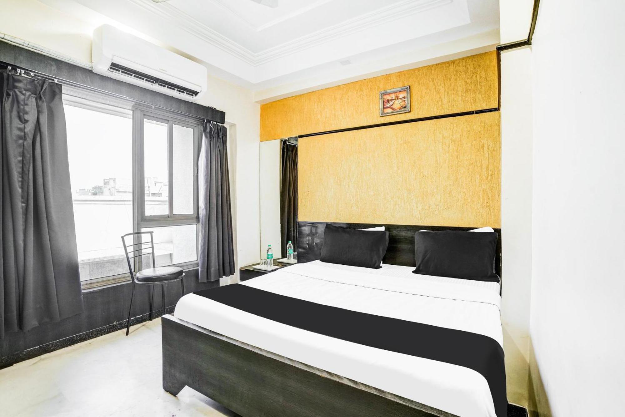 Super Collection O Ashram Road Near Sardar Bridge Formerly Hotel Apple Inn อาเมดาบัด ภายนอก รูปภาพ