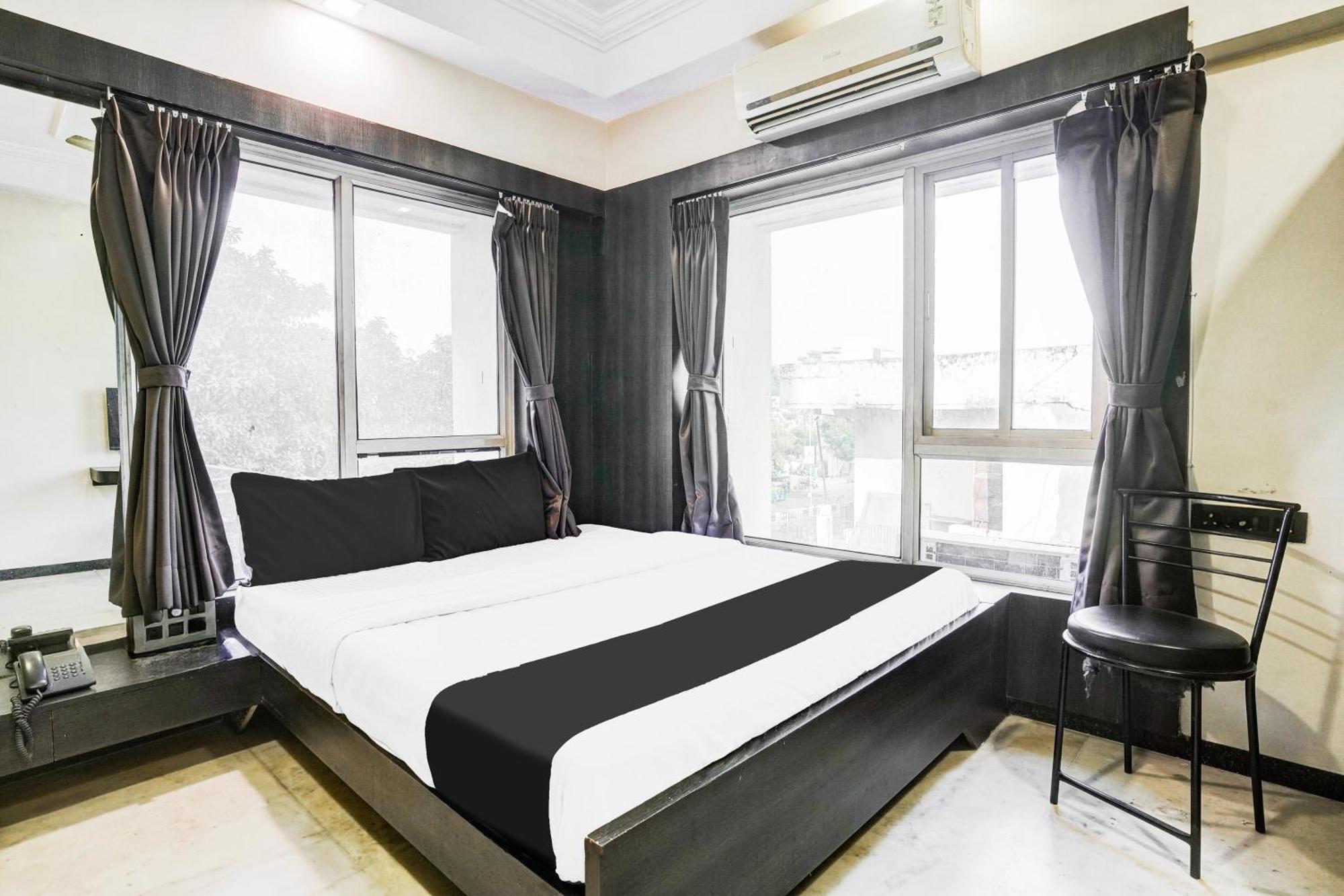 Super Collection O Ashram Road Near Sardar Bridge Formerly Hotel Apple Inn อาเมดาบัด ภายนอก รูปภาพ